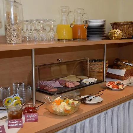 Gaestehaus Lenartz-beth 게스트하우스 3*